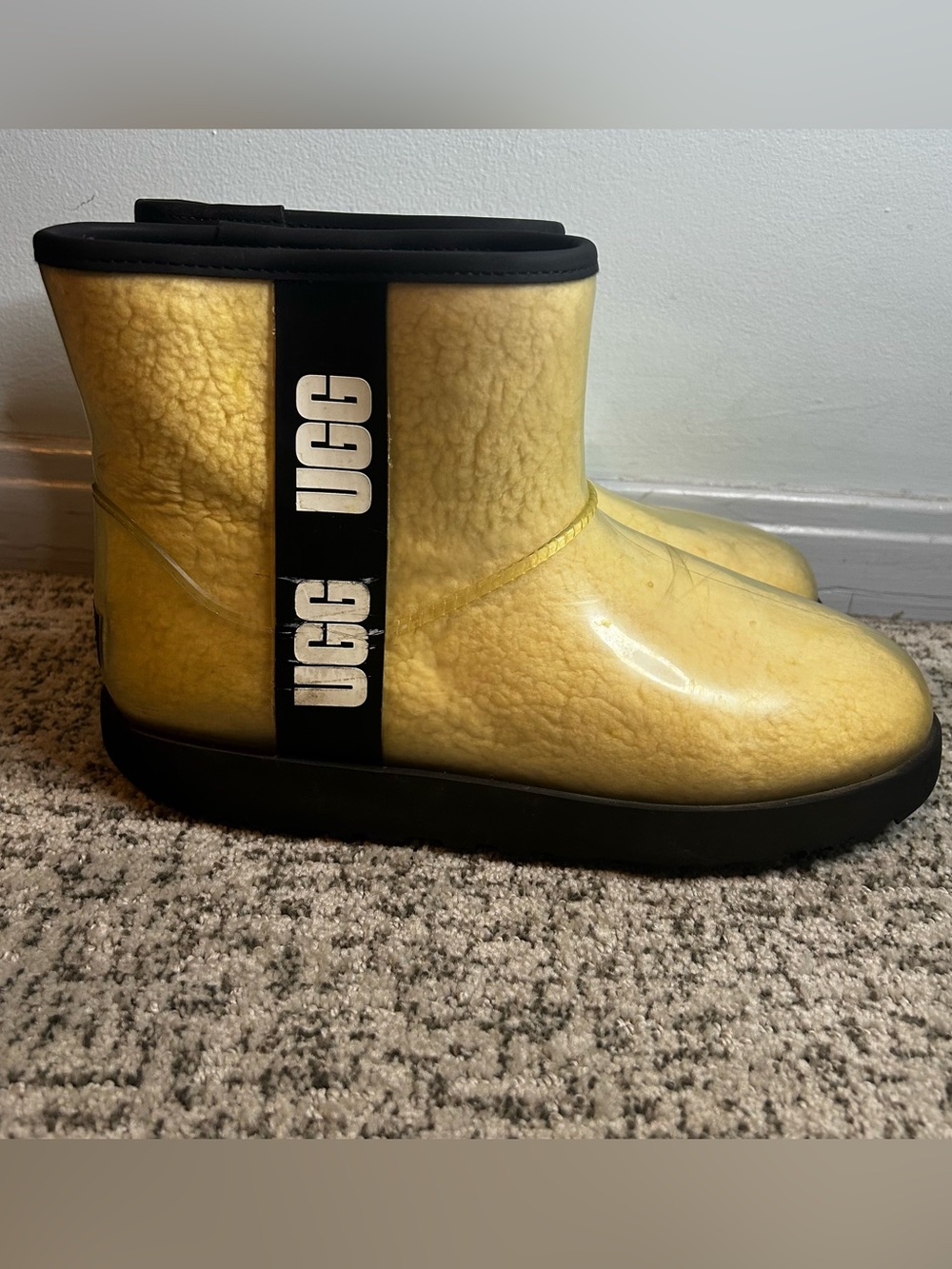 Ugg Classic Natural Black Clear Mini Waterproof Boots Size 11